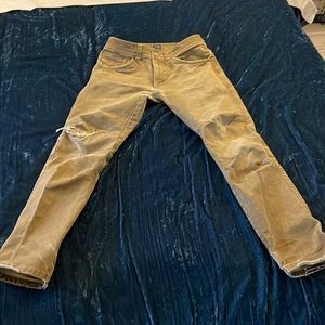 Kuhl naturally distressed Rydr Lean 28x30 brown/khaki pants
